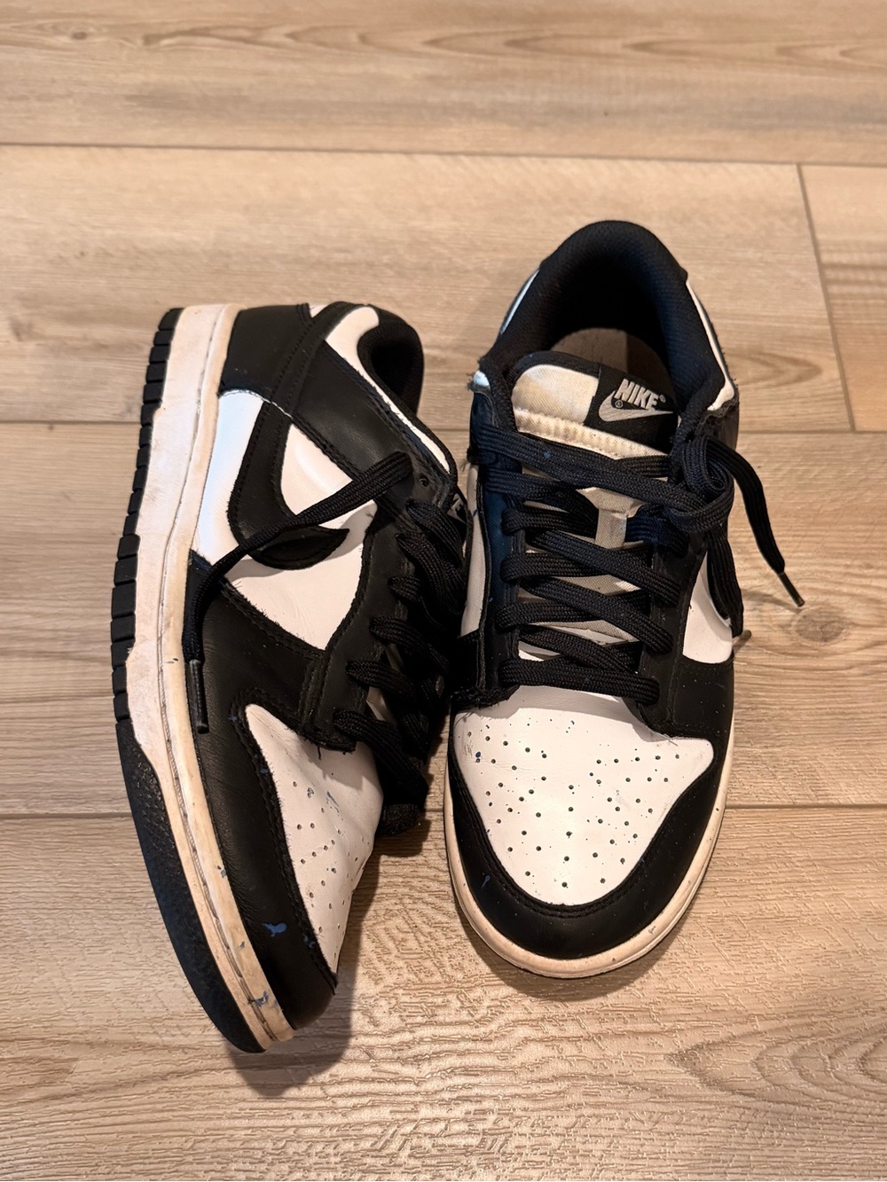 Nike Low-Top Sneakers in Black & White